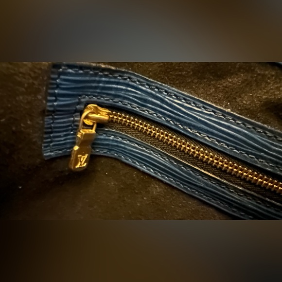 Louis Vuitton Epi Noe colorblock blue and black EUC - Picture 10 of 15